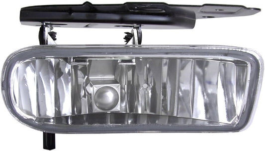 View of Right Fog Light Assembly EAGLE EYES GM515-B000R