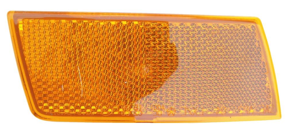 Front View of Front Right Side Marker Light Assembly EAGLE EYES CS191-U000R