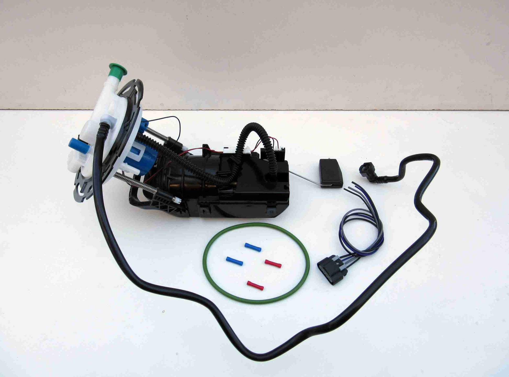 Side View of Fuel Pump Module Assembly AUTOBEST F2502A