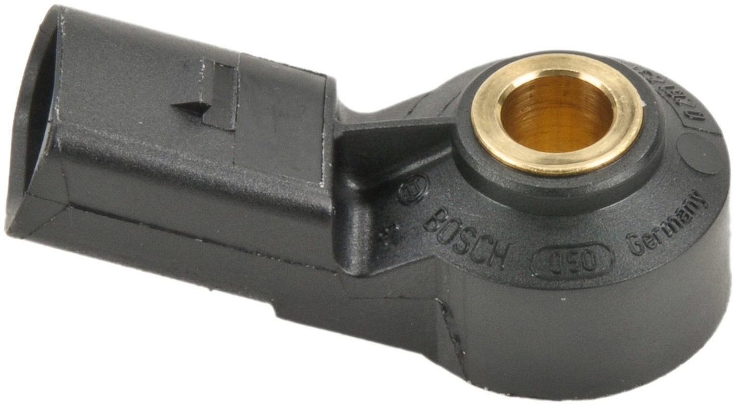 Left View of Ignition Knock (Detonation) Sensor BOSCH 0261231146