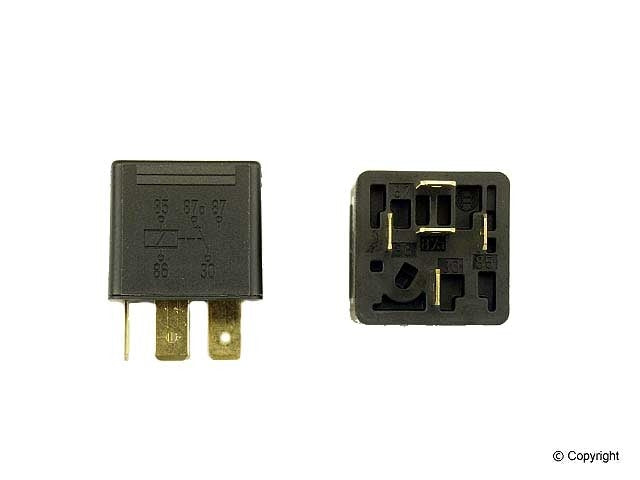 Top View of Battery Charge Relay BOSCH 0332209151