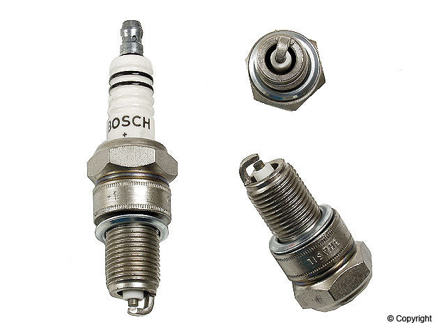 Top View of Spark Plug BOSCH 7501