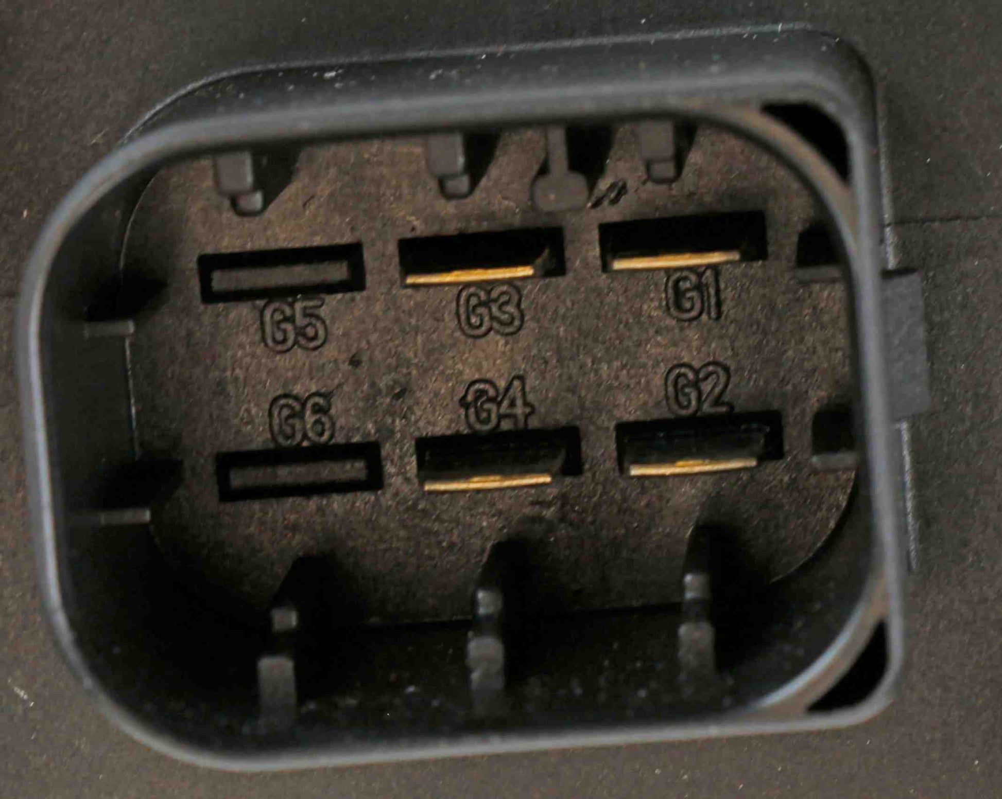 Connector View of Diesel Glow Plug Relay CRP ELR0102