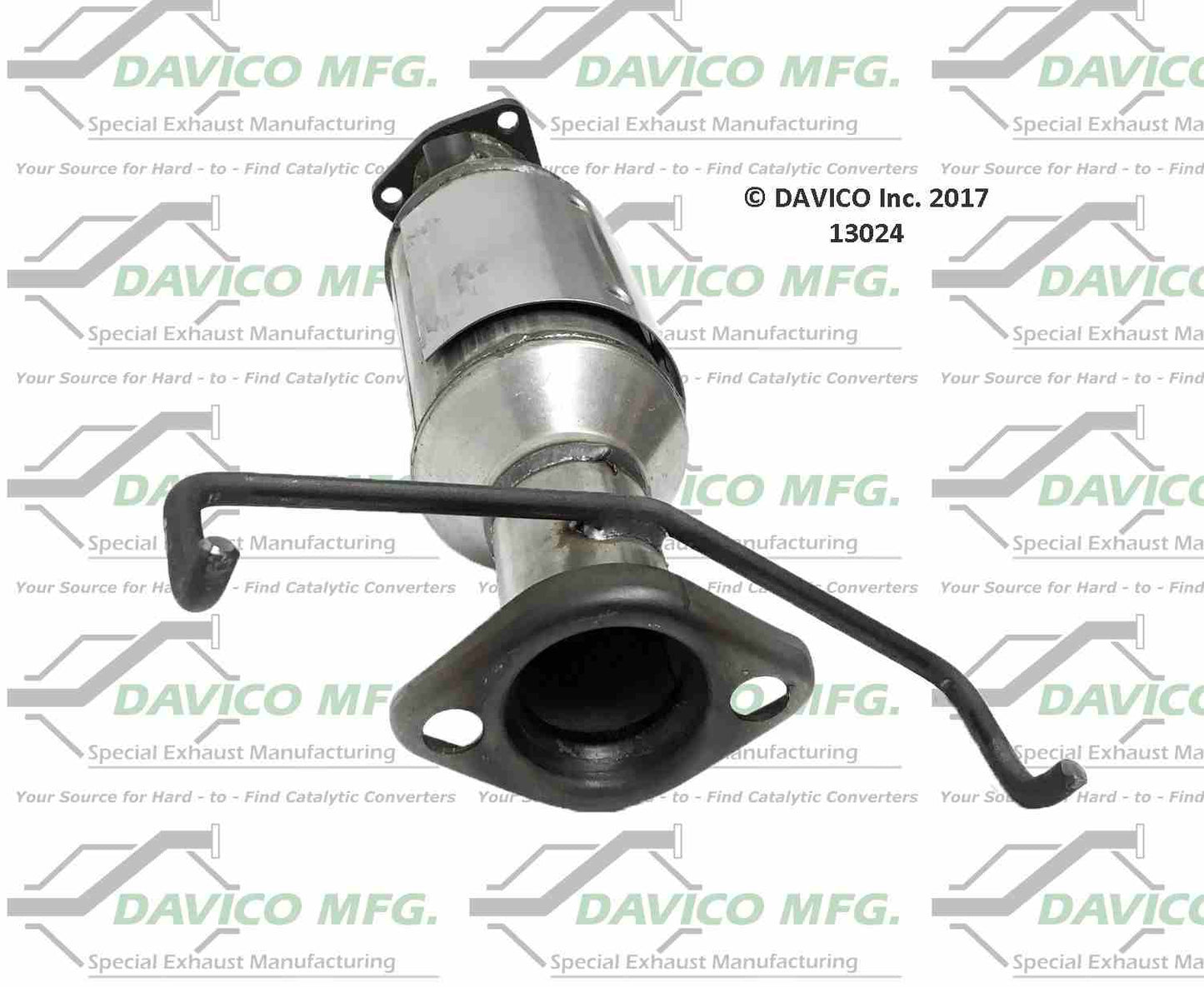 Angle View of Center Catalytic Converter DAVICO CATS 13024