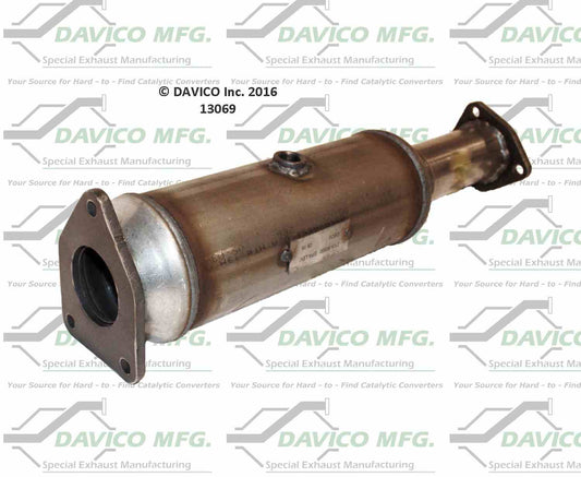 Angle View of Center Catalytic Converter DAVICO CATS 13069