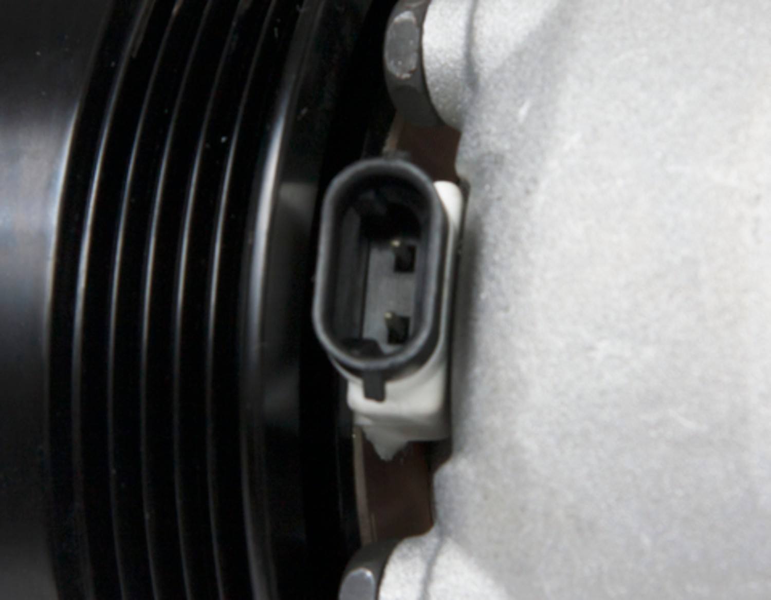 Connector View of A/C Compressor FOUR SEASONS 68297