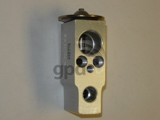 Front View of A/C Receiver Drier Kit GPD 9422803