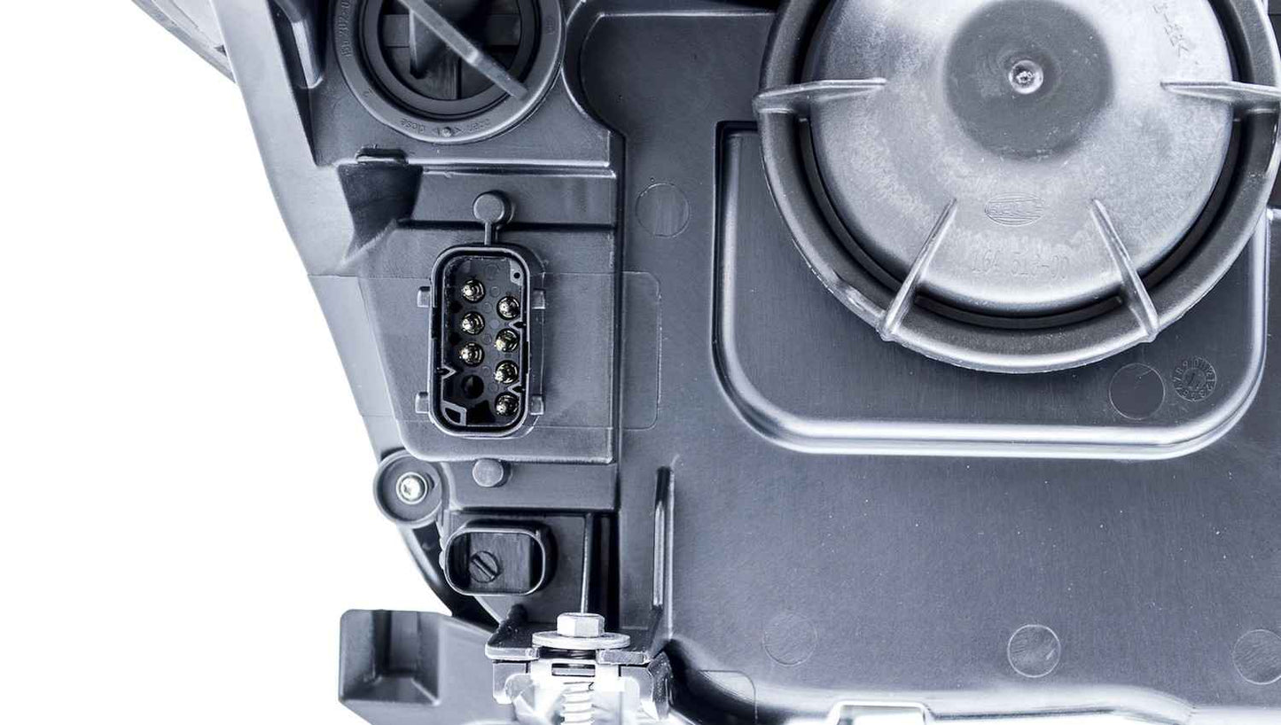 Connector View of Front Left Headlight Assembly HELLA 008673111