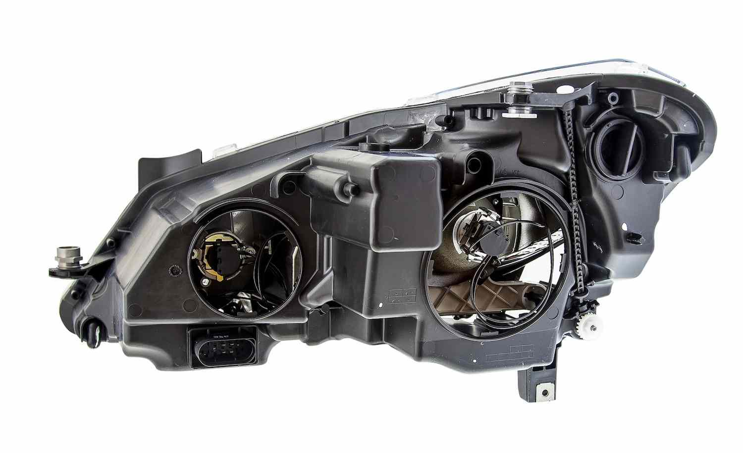 Connector View of Front Right Headlight Assembly HELLA 009647981