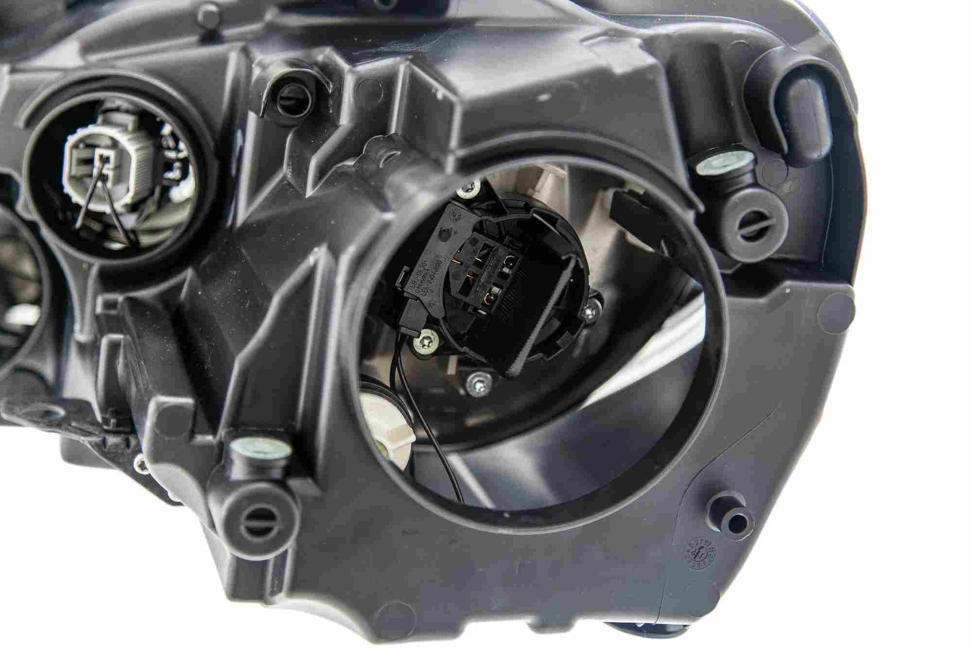 Angle View of Front Right Headlight Assembly HELLA 009901261