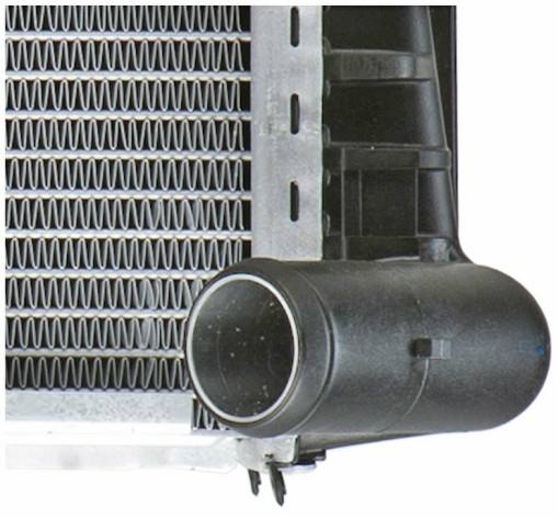 Connector View of Right Radiator MAHLE CR370000P