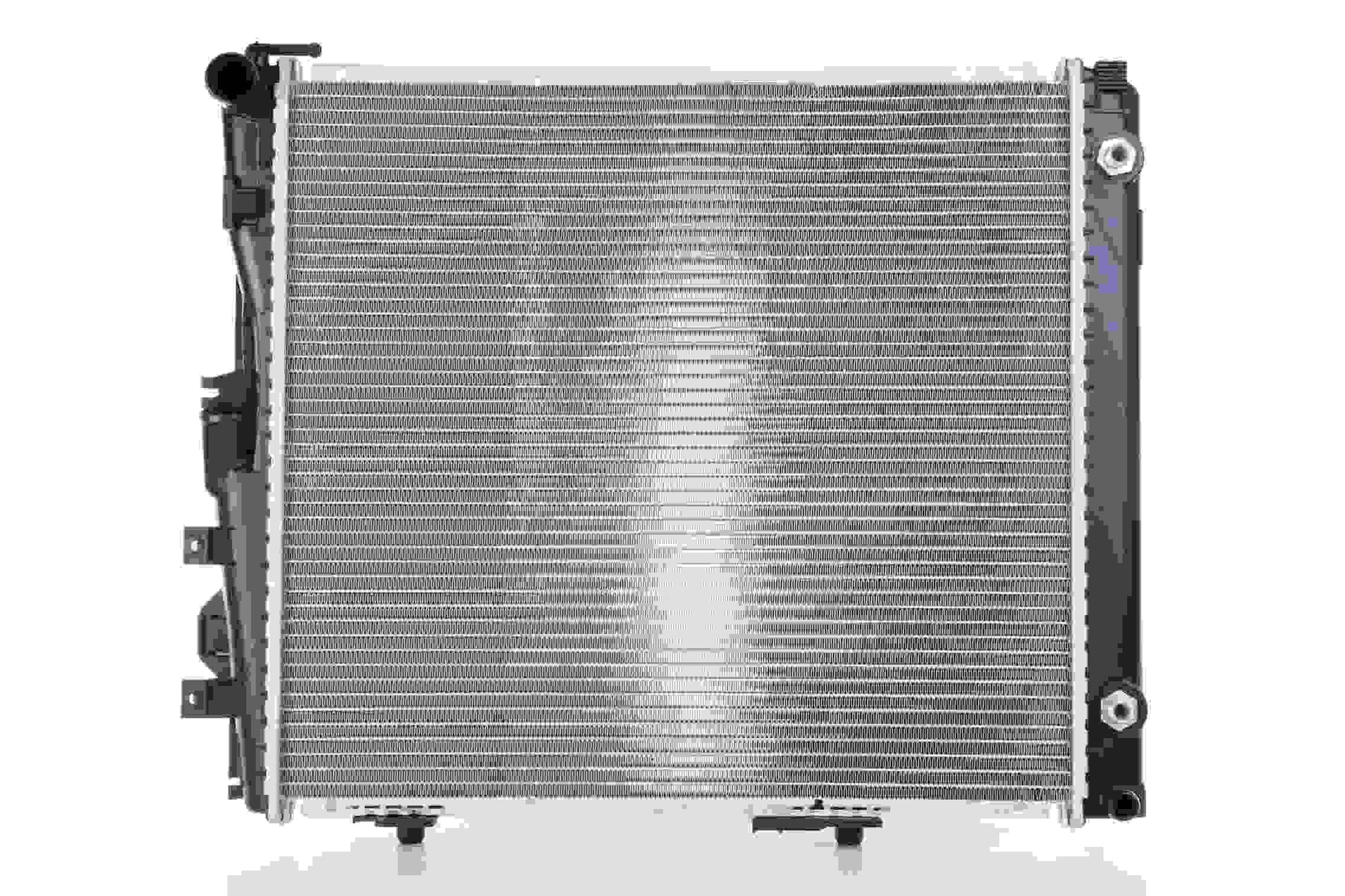 Angle View of Front Radiator NISSENS 62683A