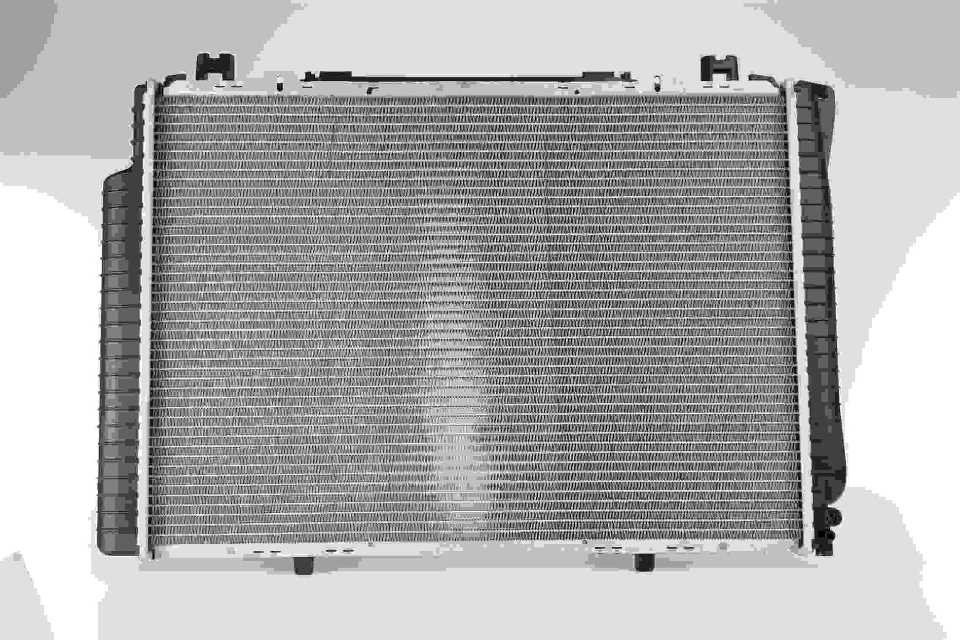 Front View of Radiator NISSENS 62746A