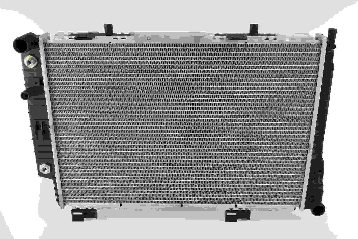 Angle View of Radiator NISSENS 62749A