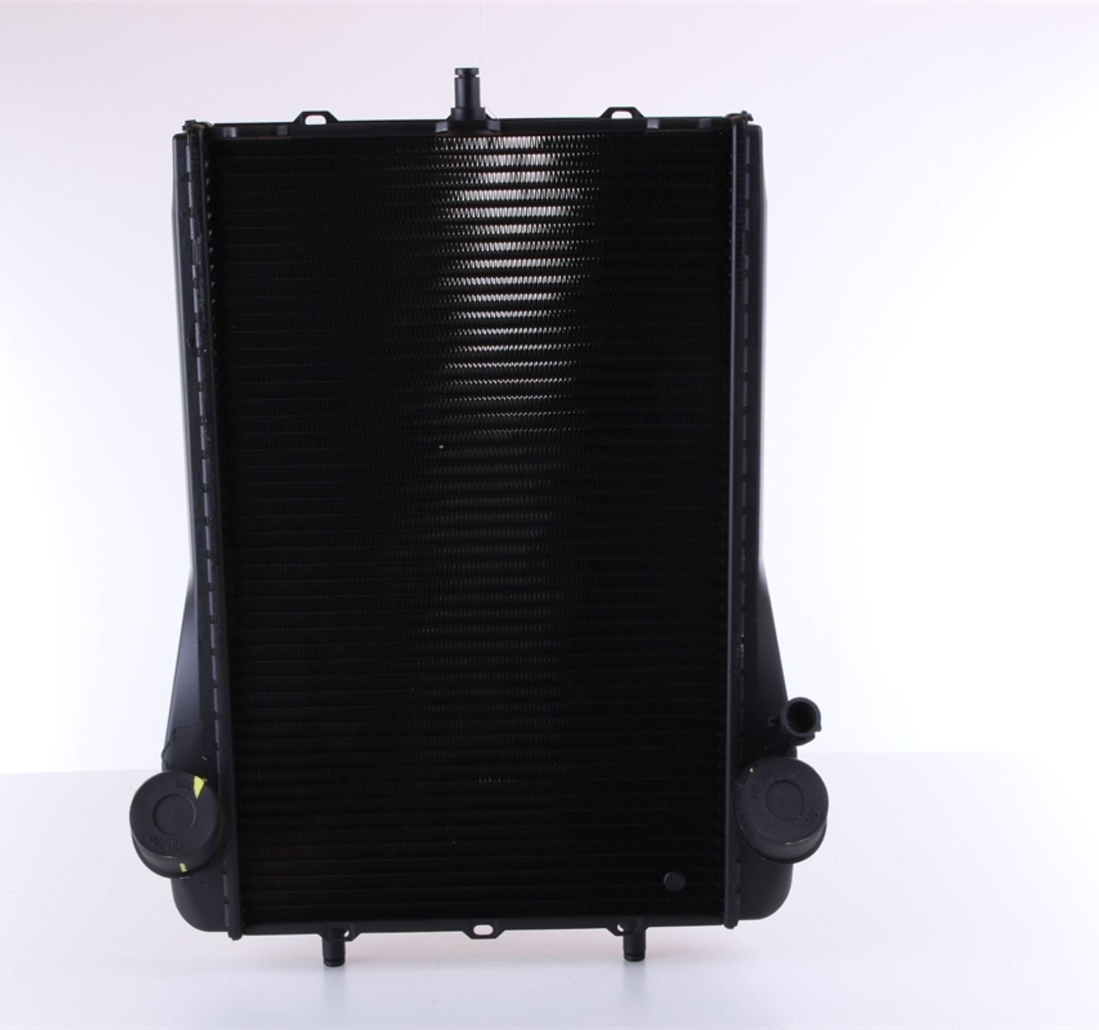 Angle View of Right Radiator NISSENS 63624