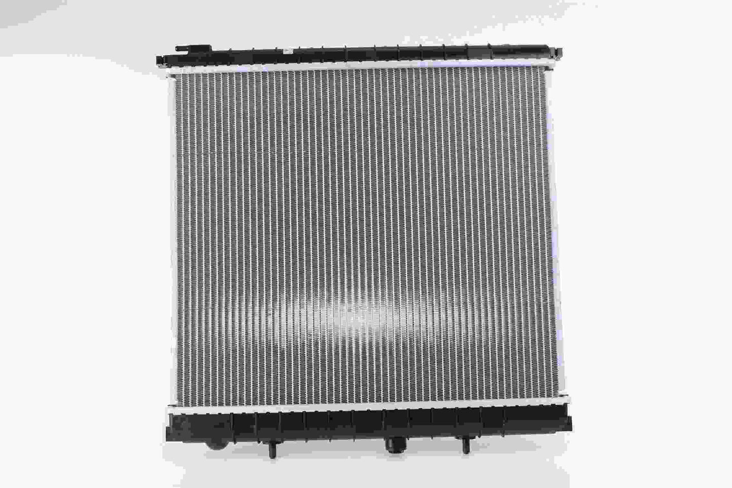 Front View of Radiator NISSENS 64319A