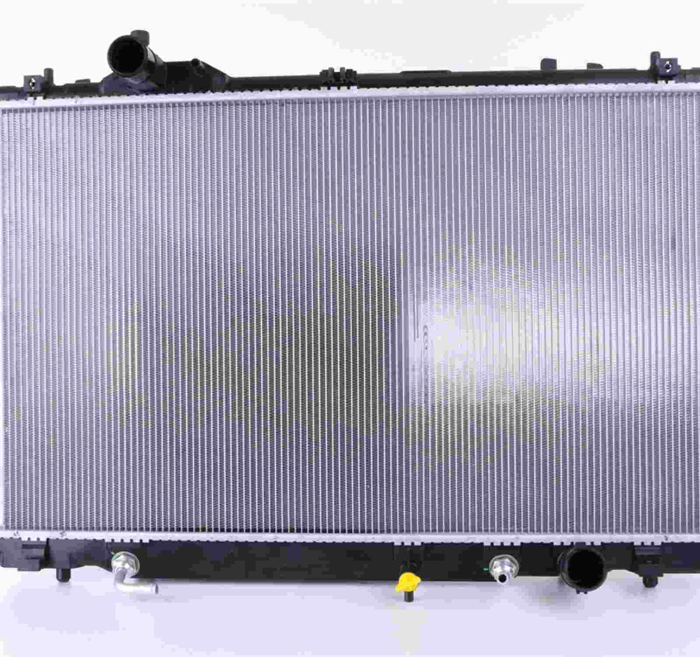 Angle View of Radiator NISSENS 646819