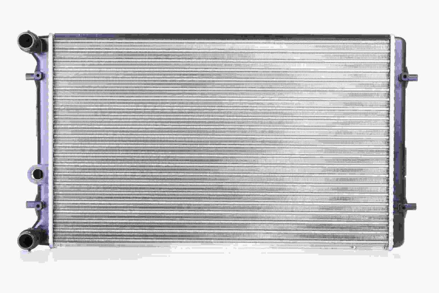 Angle View of Radiator NISSENS 652011