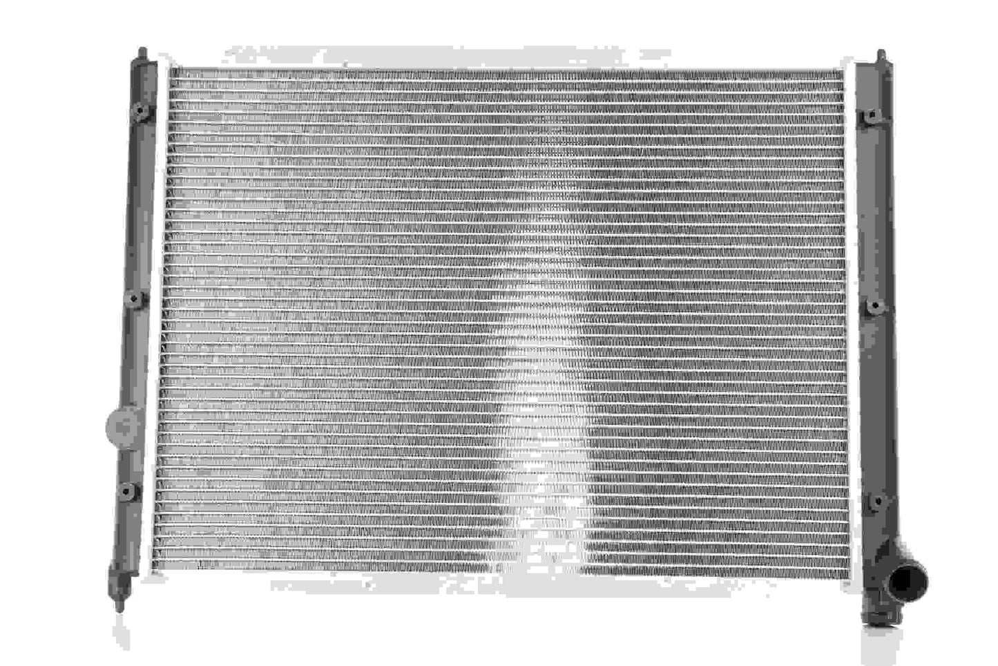 Angle View of Radiator NISSENS 65239