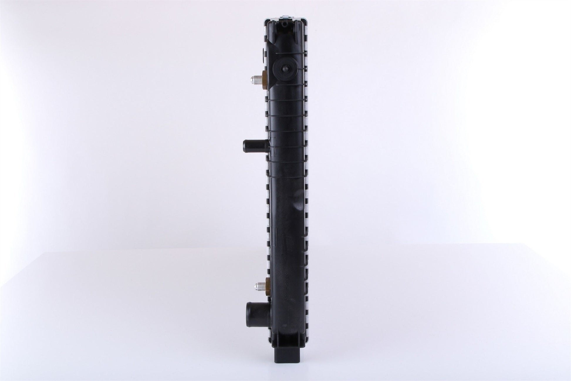 Left View of Radiator NISSENS 65538A