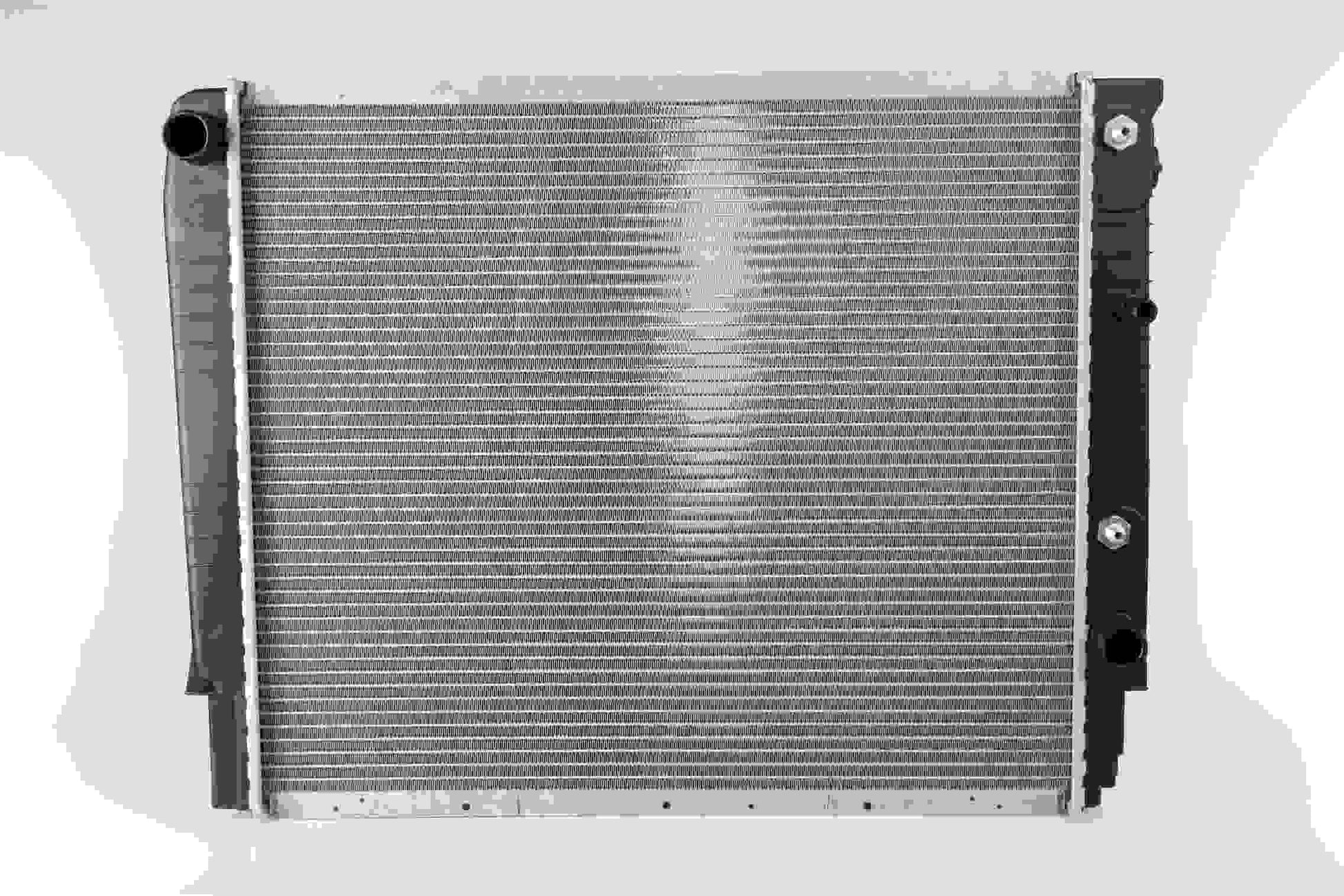 Angle View of Radiator NISSENS 65542A