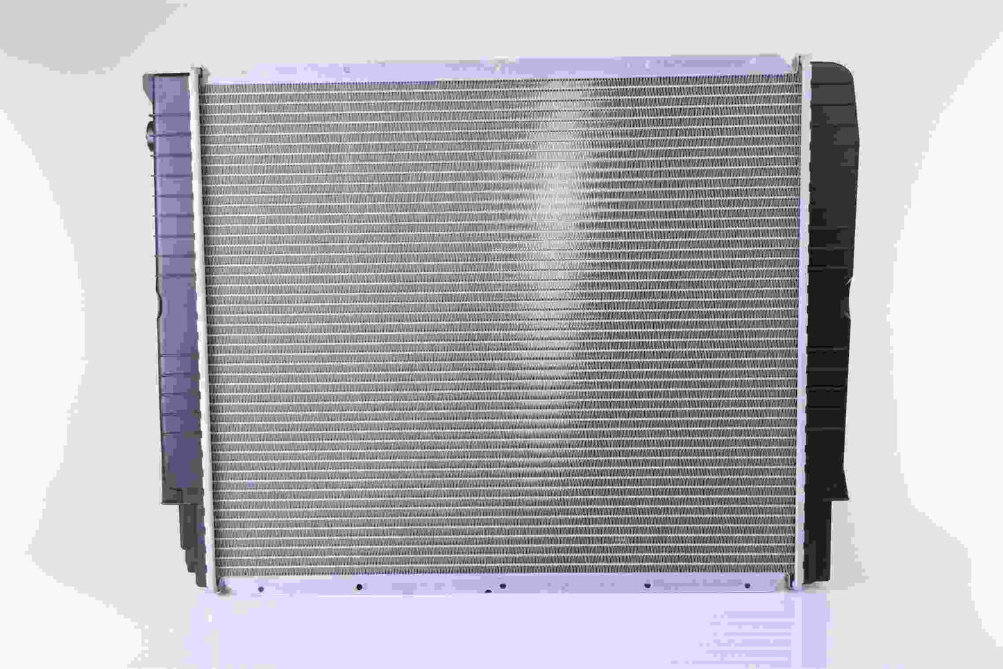 Front View of Radiator NISSENS 65542A