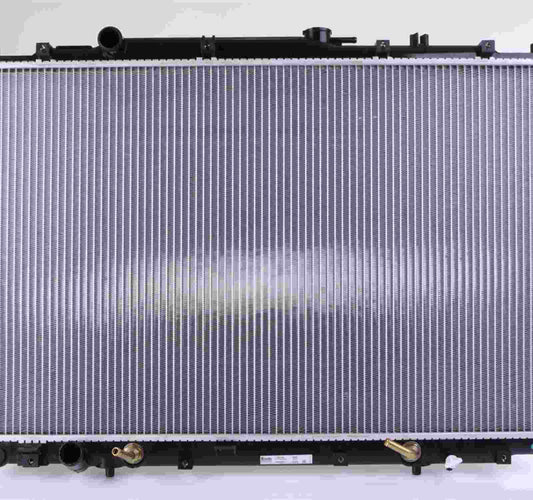 Angle View of Radiator NISSENS 69476