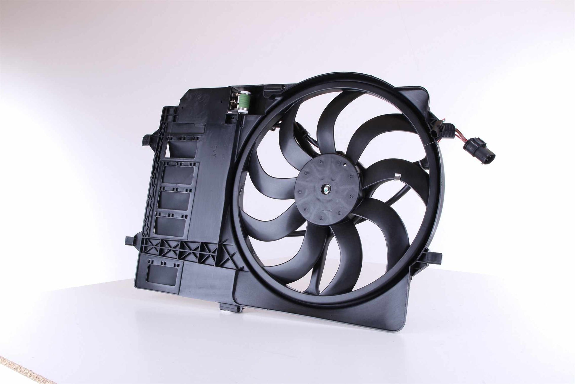 Left View of Engine Cooling Fan Assembly NISSENS 85124