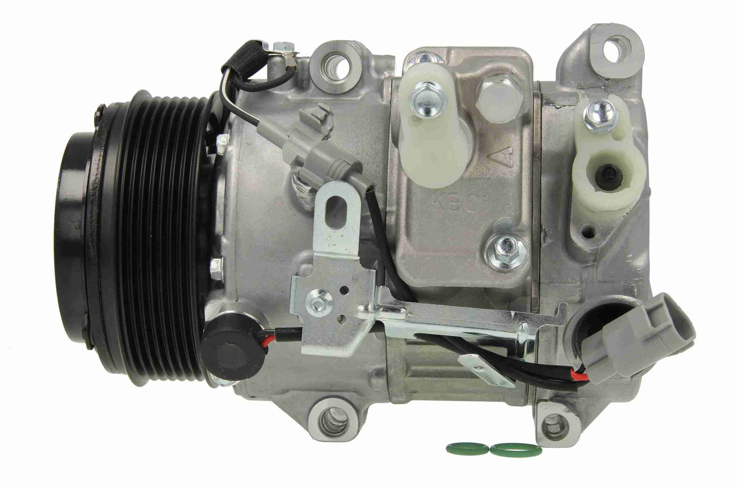 Angle View of A/C Compressor NISSENS 890143