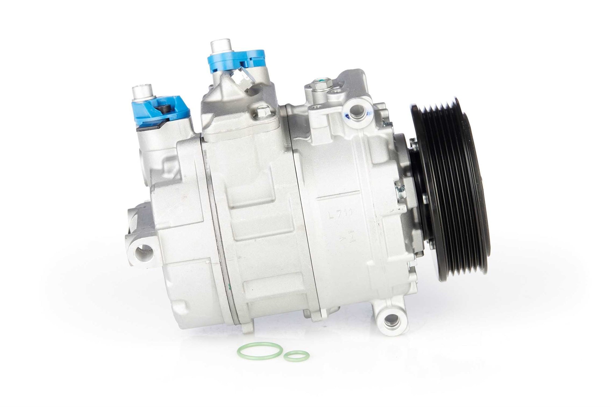 Angle View of A/C Compressor NISSENS 890337