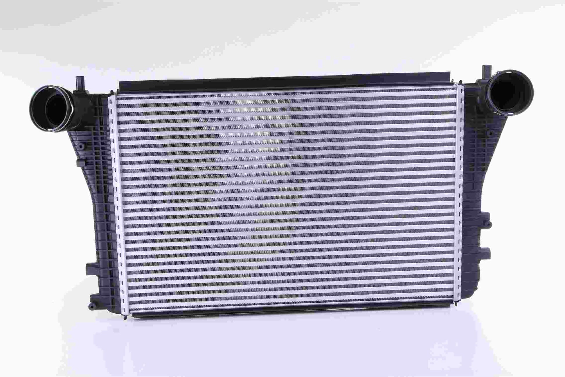 Angle View of Intercooler NISSENS 96610