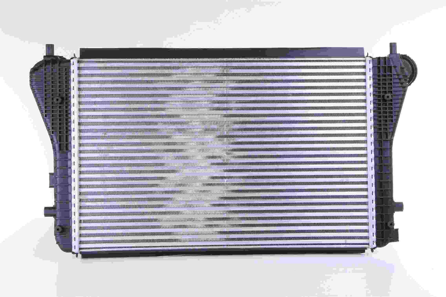 Front View of Intercooler NISSENS 96610