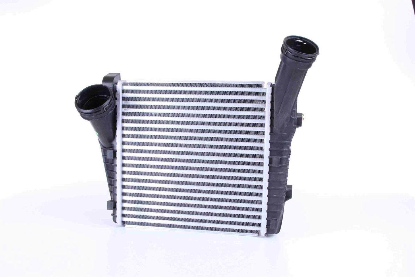 Angle View of Right Intercooler NISSENS 96611