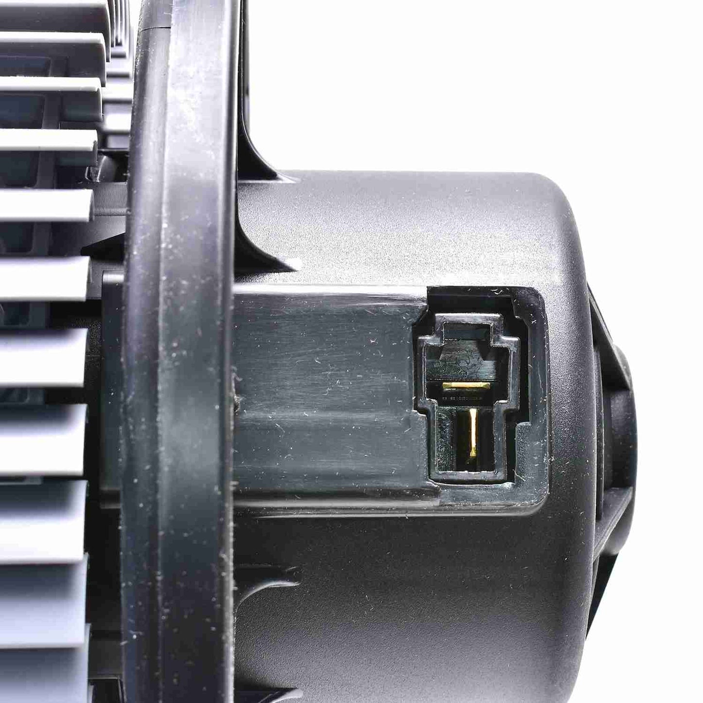 Connector View of HVAC Blower Motor MANDO 32A1008