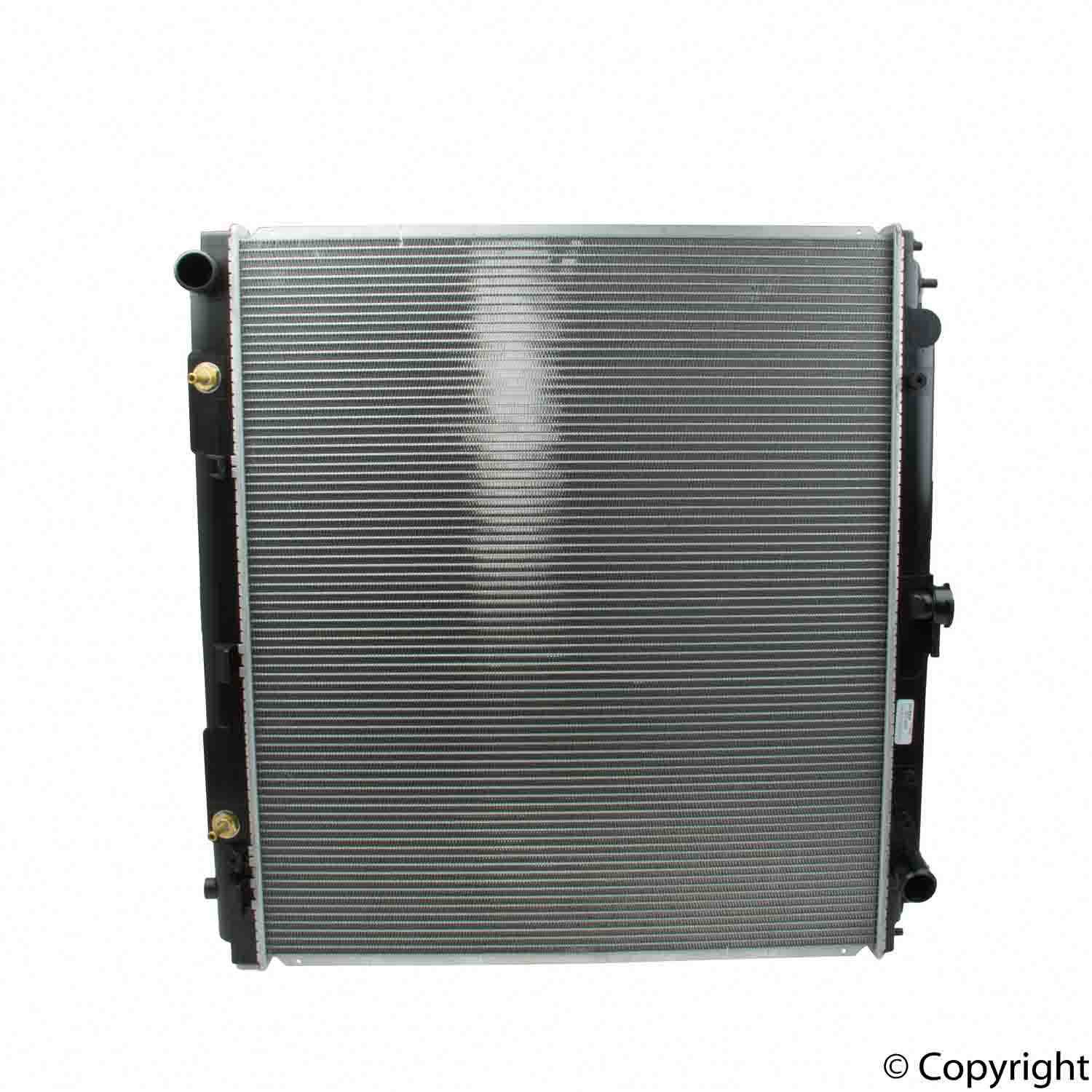 Top View of Radiator And A/C Condenser Assembly DENSO 221-3409