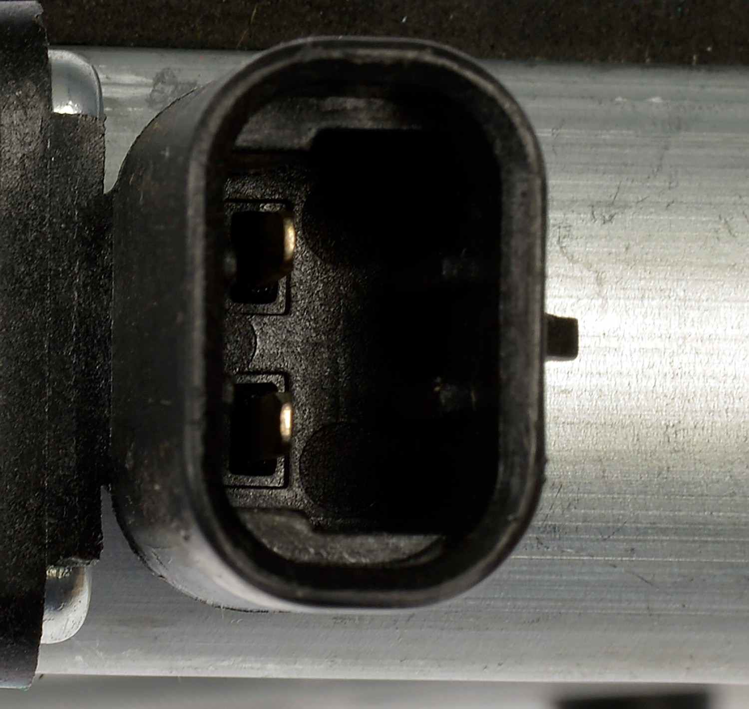 Connector View of Front Left Power Window Motor and Regulator Assembly DORMAN 751-648