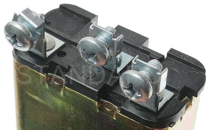 Connector View of Horn Relay STANDARD IGNITION HR-106