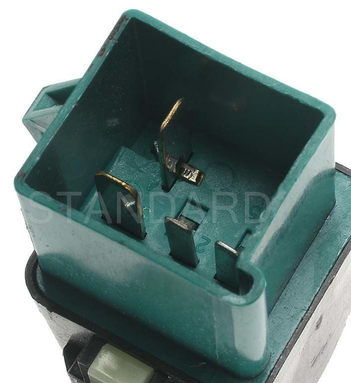 Connector View of Fuel Pump Relay STANDARD IGNITION RY-610