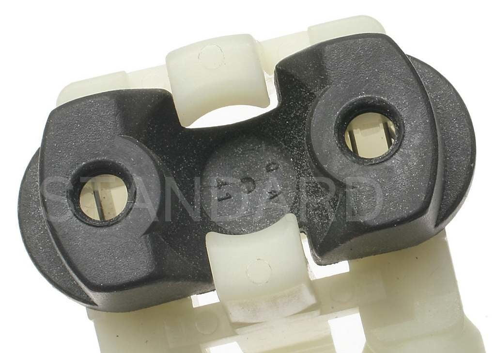 Connector View of Fuel Injector Connector STANDARD IGNITION SK29