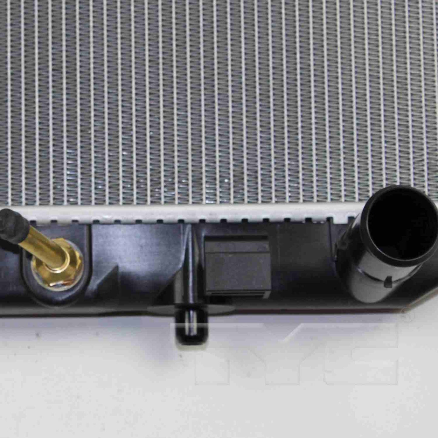 Angle View of Radiator TYC 13116