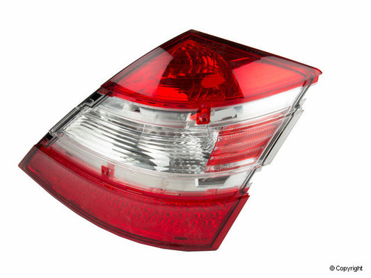 Right Tail Light 1037004