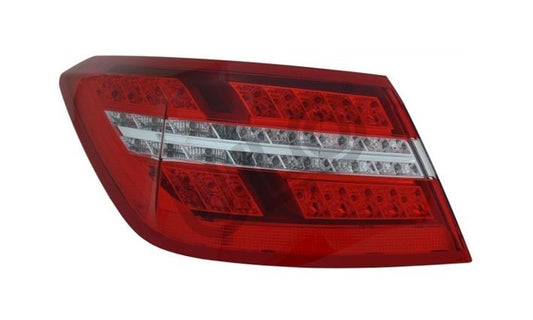 Front View of Right Tail Light ULO 1063003