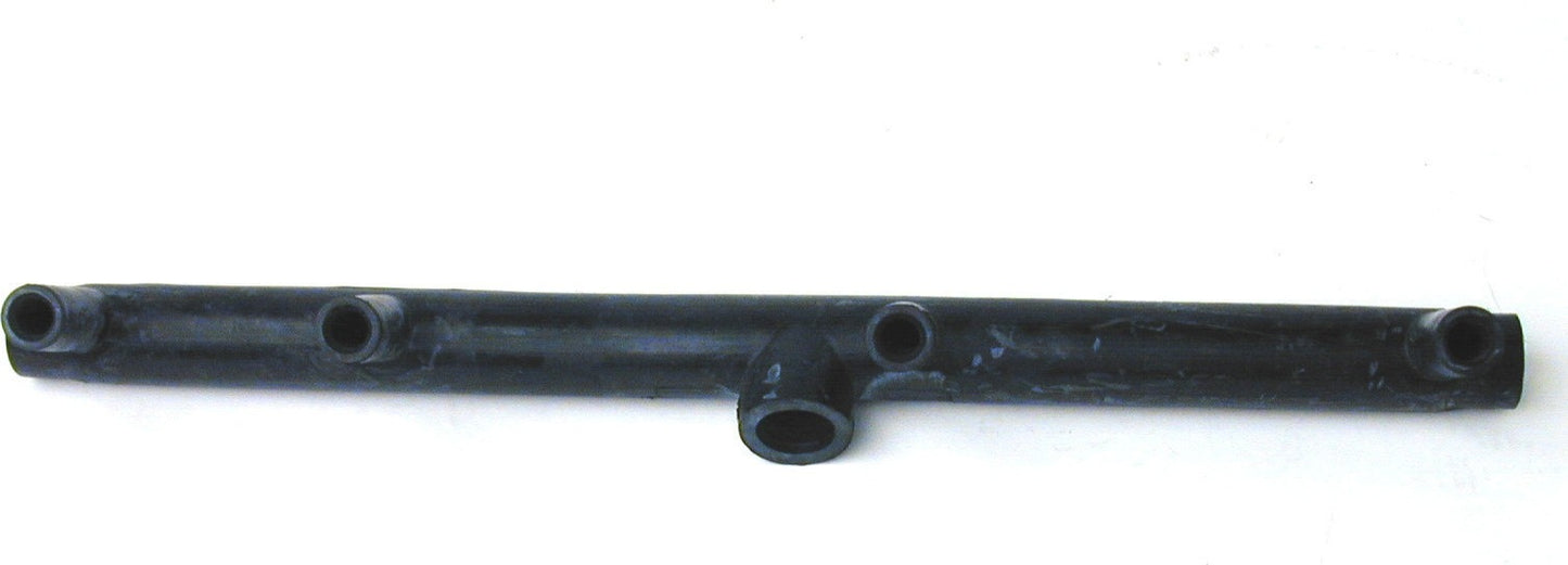 Front View of Engine Air Distribution Hose URO 1160942582