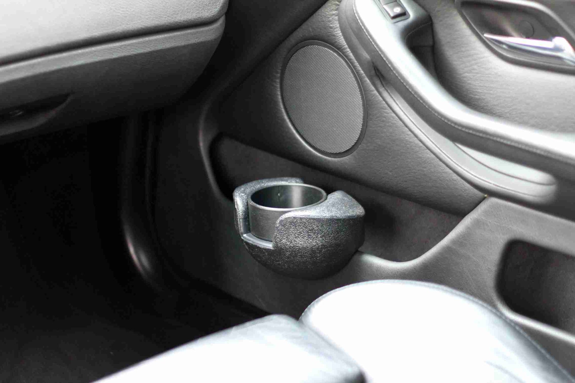 Right View of Cup Holder URO 82110027936