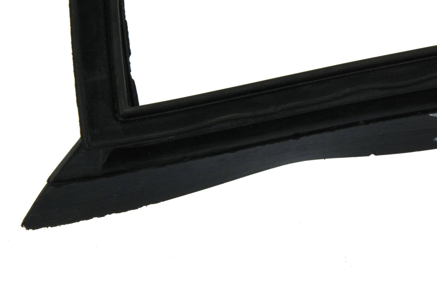 Right View of Left Quarter Glass Seal URO 90154390120