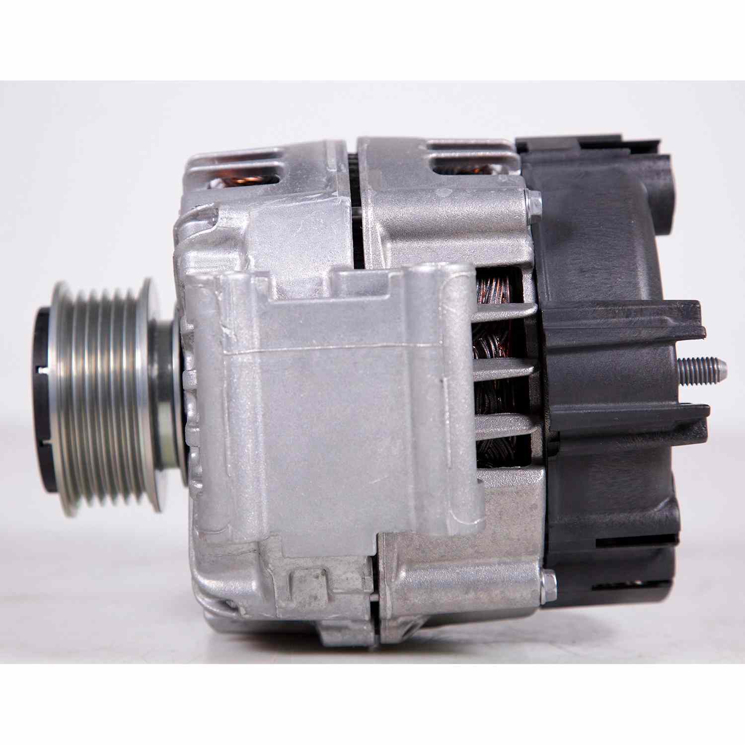 Side View of Alternator VALEO 439867