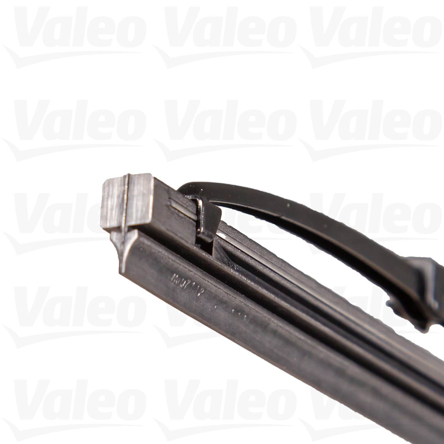 Angle View of Rear Windshield Wiper Blade VALEO 604465