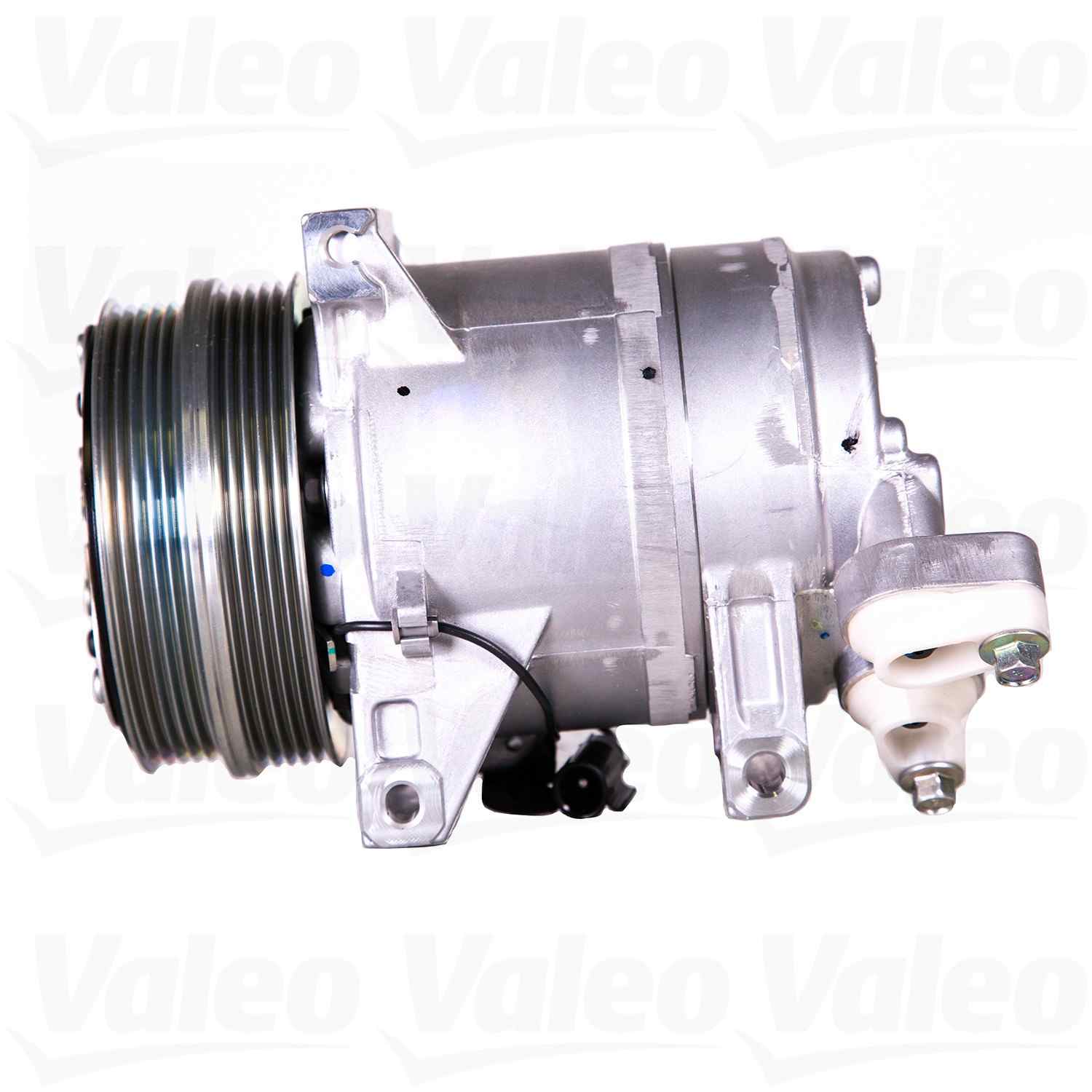 Side View of A/C Compressor VALEO 813323