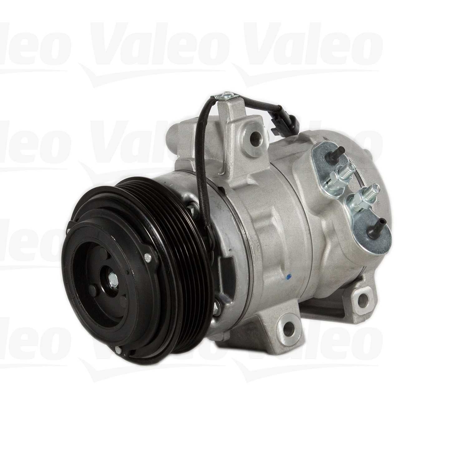 Angle View of A/C Compressor VALEO 815561