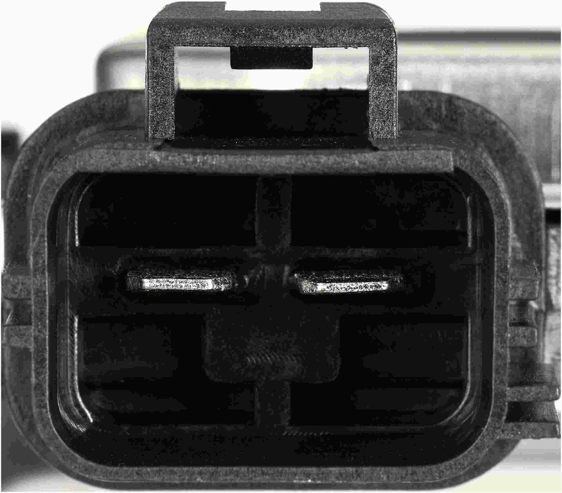 Connector View of Engine Cooling Fan Module GATES FCM131